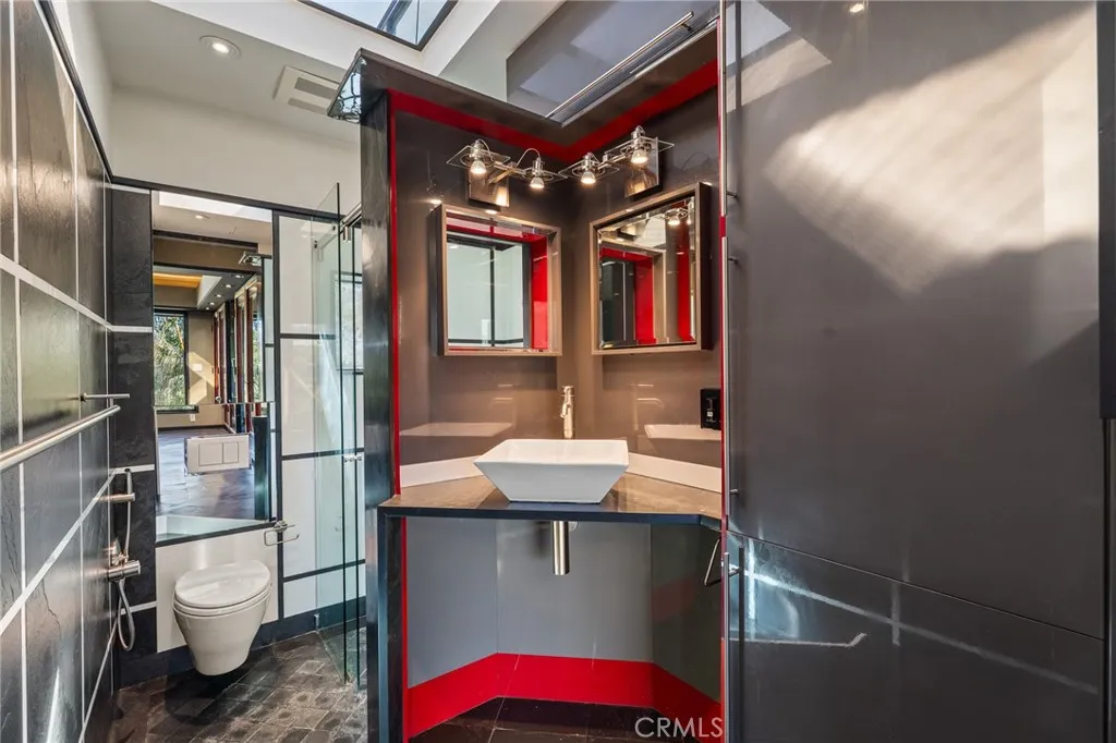 6907 Treasure Trail, Hollywood Hills, California 90068 home-pic-18